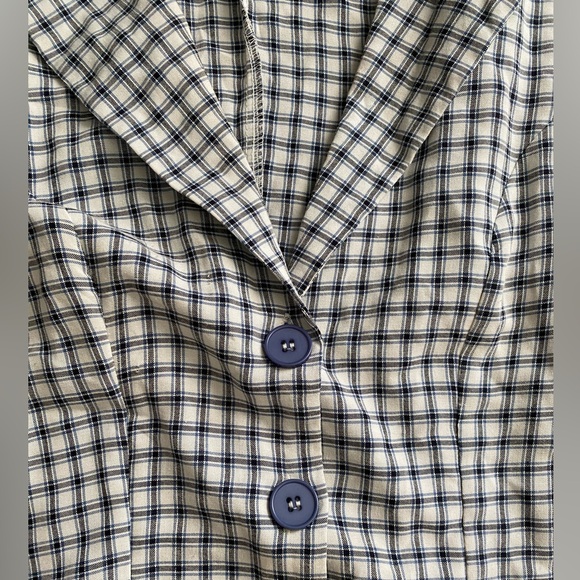 Vintage inspired button up collared dress - Picture 3 of 4